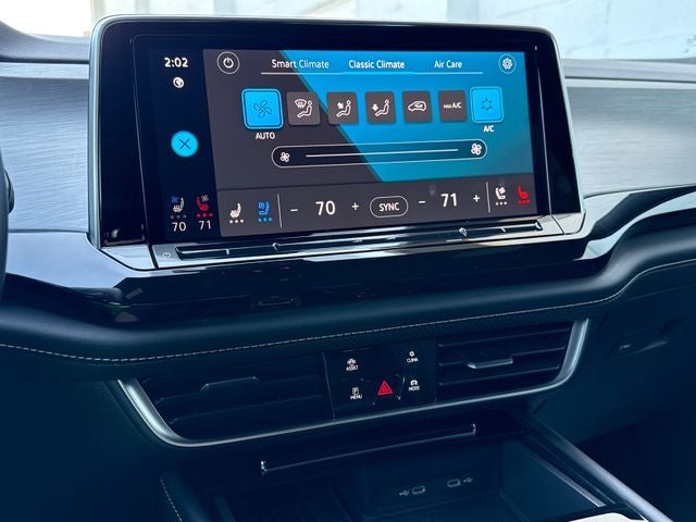 2025 Volkswagen Atlas Cross Sport 2.0T SE w/Technology
