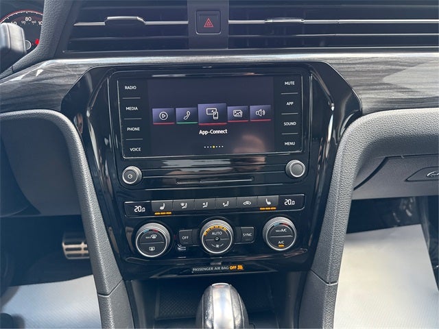 2020 Volkswagen Passat 2.0T R-Line