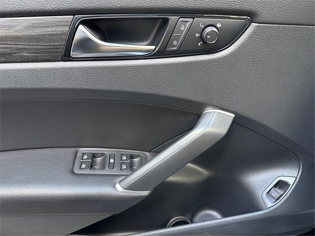 2020 Volkswagen Passat 2.0T R-Line