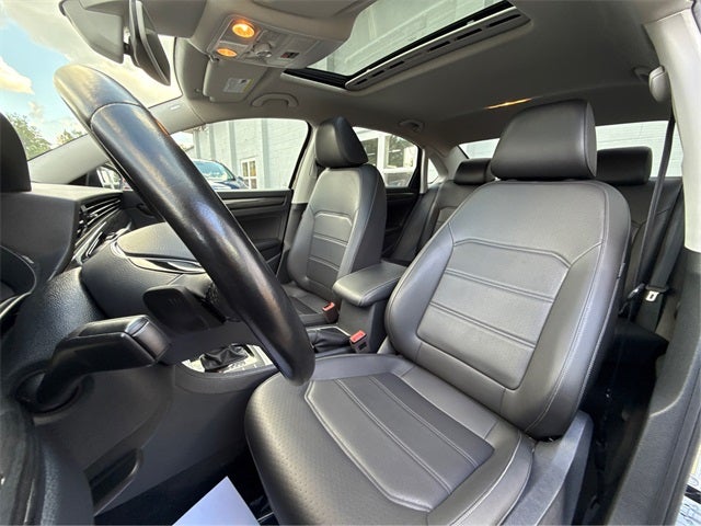 2020 Volkswagen Passat 2.0T R-Line