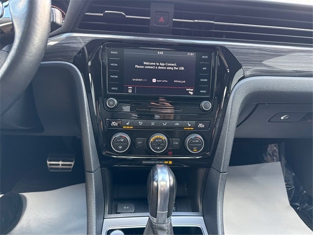 2020 Volkswagen Passat 2.0T R-Line