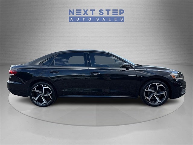 2020 Volkswagen Passat 2.0T R-Line