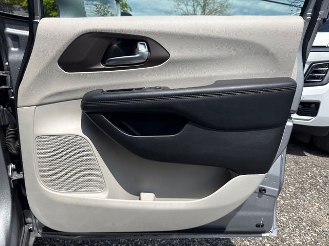 2017 Chrysler Pacifica Touring L