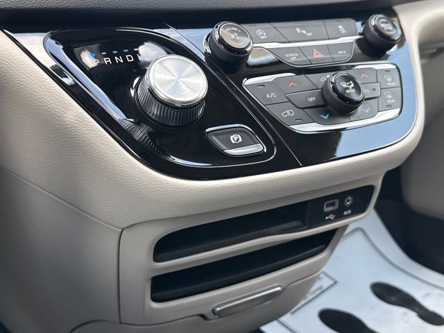 2017 Chrysler Pacifica Touring L