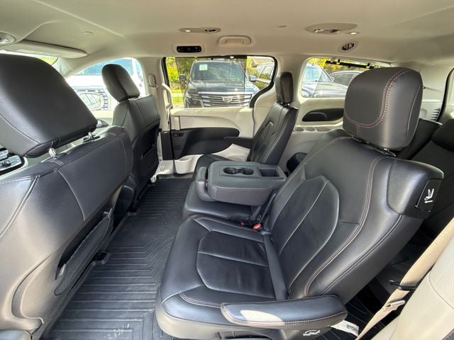 2017 Chrysler Pacifica Touring L