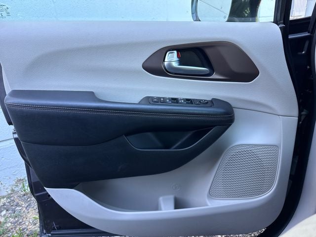 2017 Chrysler Pacifica Touring L