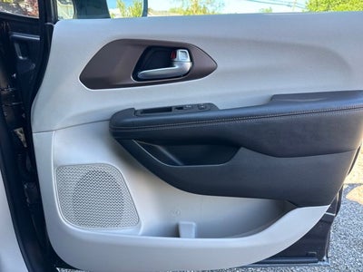 2017 Chrysler Pacifica Touring L