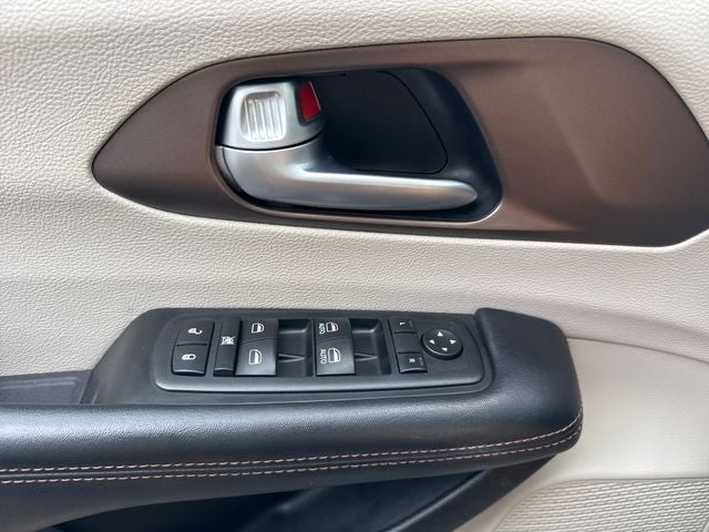 2017 Chrysler Pacifica Touring