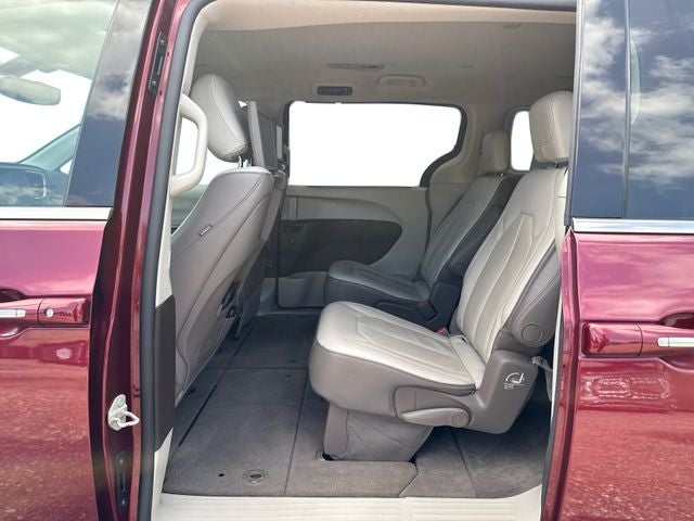 2017 Chrysler Pacifica Touring L Plus