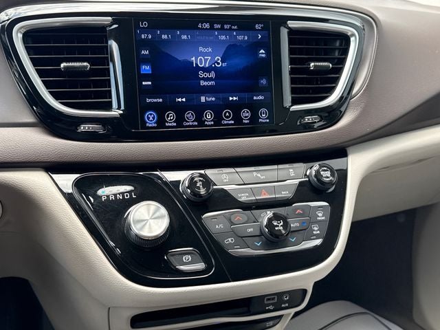2017 Chrysler Pacifica Touring L Plus