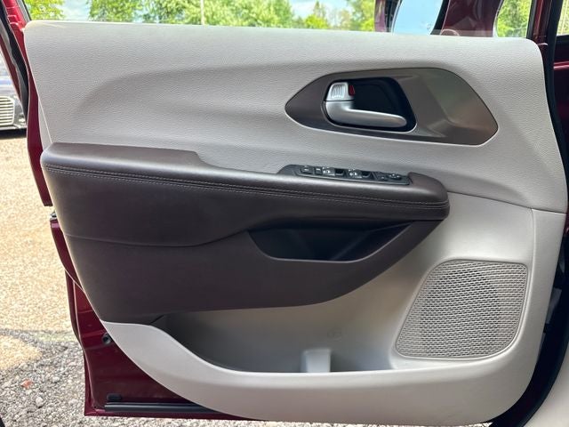 2017 Chrysler Pacifica Touring L Plus