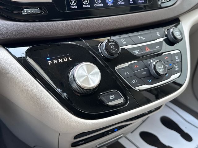 2017 Chrysler Pacifica Touring L Plus