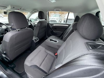 2017 Volkswagen Golf TSI S 4-Door