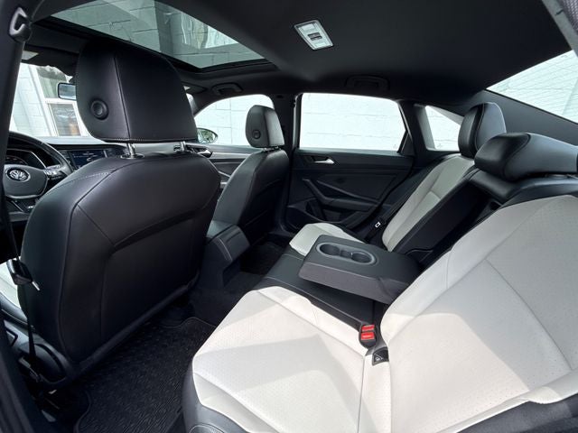 2019 Volkswagen Jetta R-Line