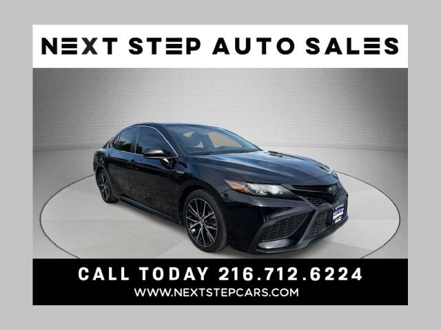 2021 Toyota Camry Hybrid SE