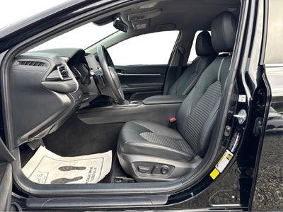 2021 Toyota Camry Hybrid SE
