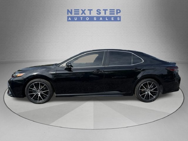 2021 Toyota Camry Hybrid SE