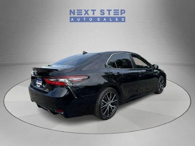 2021 Toyota Camry Hybrid SE