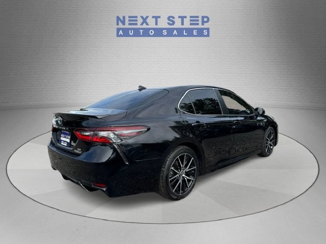 2021 Toyota Camry Hybrid SE