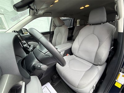 2024 Toyota Highlander LE