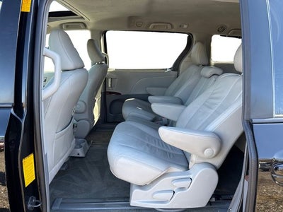 2014 Toyota Sienna XLE 7 Passenger