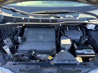 2014 Toyota Sienna XLE 7 Passenger