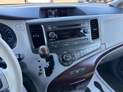 2014 Toyota Sienna XLE 7 Passenger