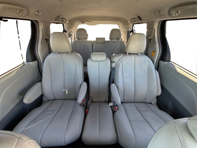 2014 Toyota Sienna XLE 7 Passenger