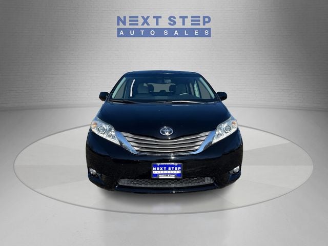 2014 Toyota Sienna XLE 7 Passenger