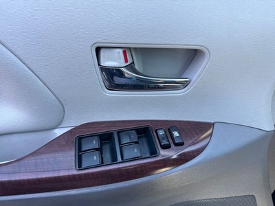 2014 Toyota Sienna XLE 7 Passenger