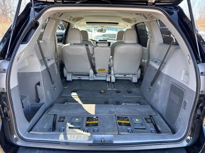 2014 Toyota Sienna XLE 7 Passenger