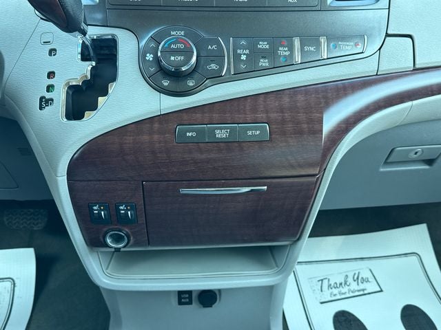 2014 Toyota Sienna XLE 7 Passenger