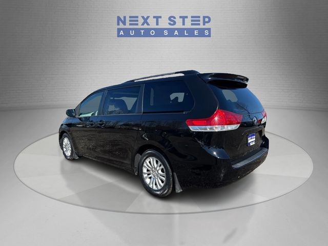 2014 Toyota Sienna XLE 7 Passenger
