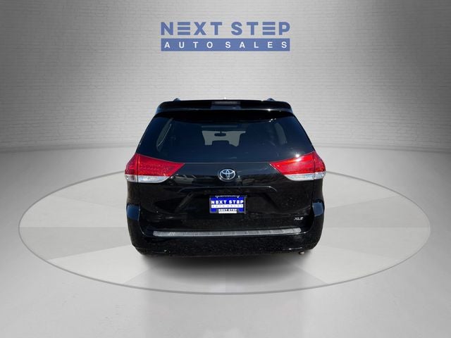 2014 Toyota Sienna XLE 7 Passenger