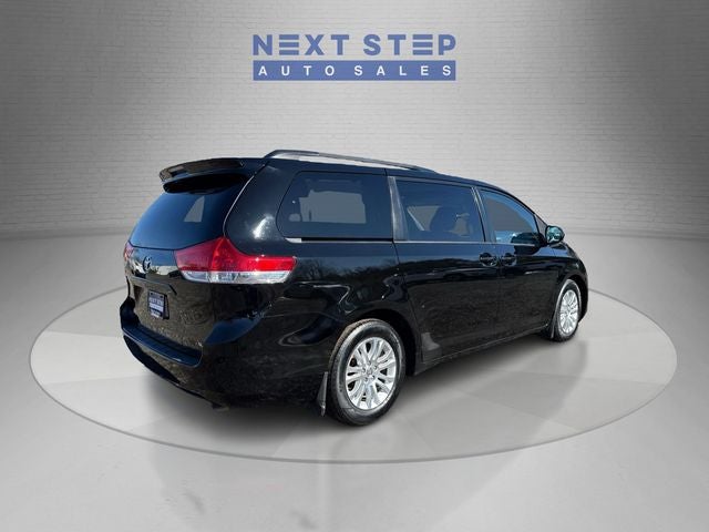 2014 Toyota Sienna XLE 7 Passenger