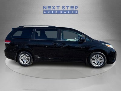 2014 Toyota Sienna XLE 7 Passenger
