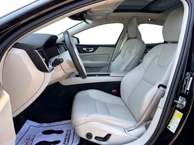 2020 Volvo S60 T6 Momentum
