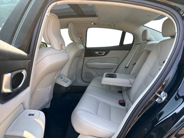2020 Volvo S60 T6 Momentum