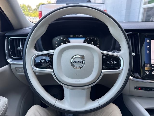 2020 Volvo S60 T6 Momentum