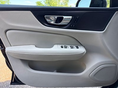 2020 Volvo S60 T6 Momentum