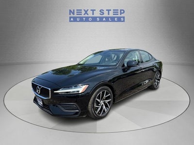2020 Volvo S60 T6 Momentum