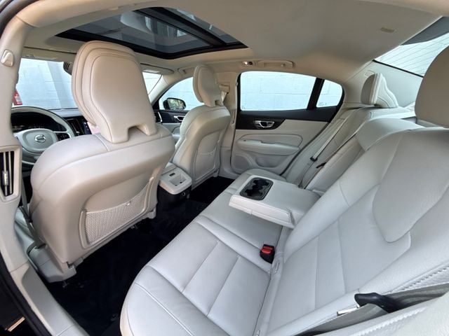 2020 Volvo S60 T6 Momentum