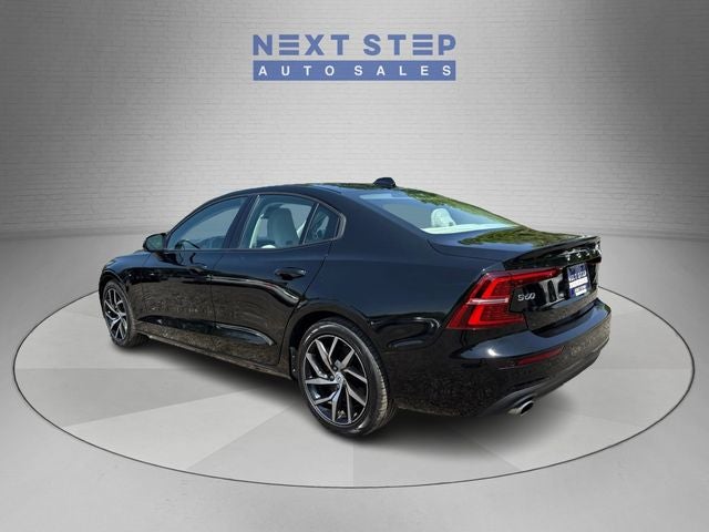 2020 Volvo S60 T6 Momentum