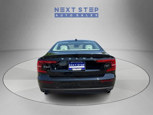 2020 Volvo S60 T6 Momentum