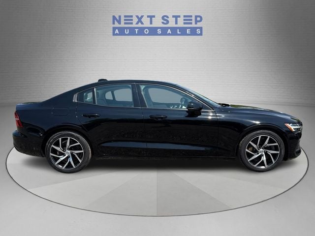 2020 Volvo S60 T6 Momentum