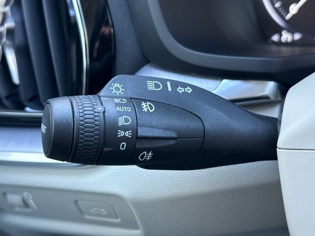 2020 Volvo S60 T6 Momentum