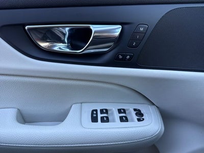 2020 Volvo S60 T6 Momentum