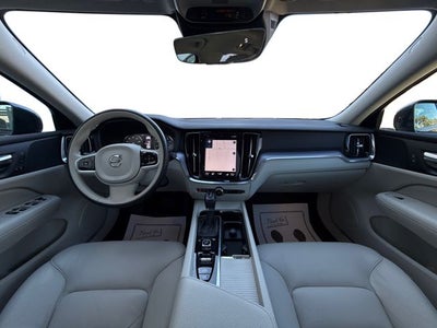 2020 Volvo S60 T6 Momentum
