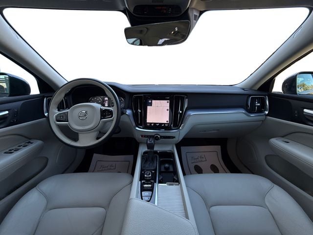 2020 Volvo S60 T6 Momentum