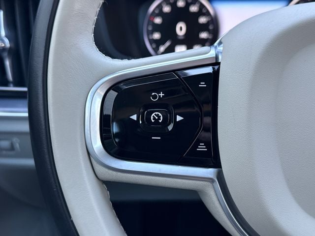 2020 Volvo S60 T6 Momentum